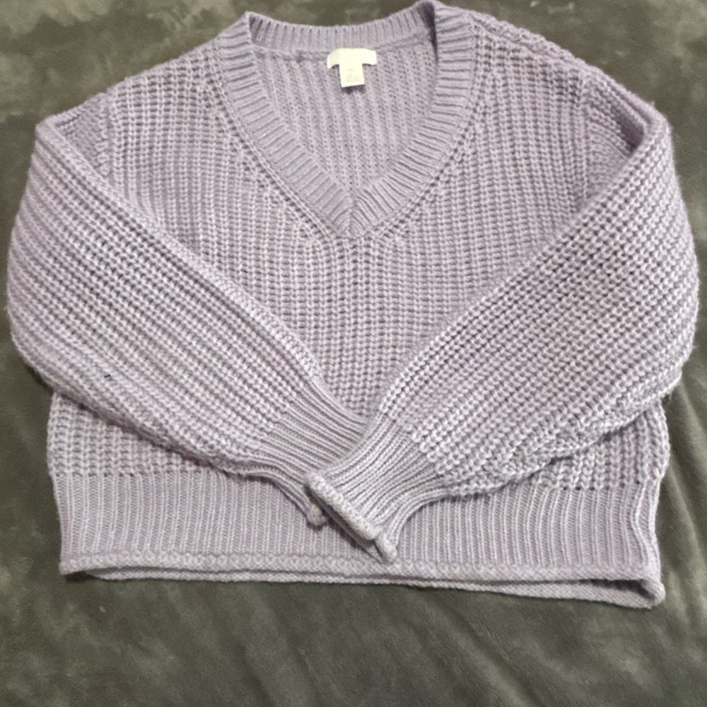 H&M Light Purple V-Neck Sweater